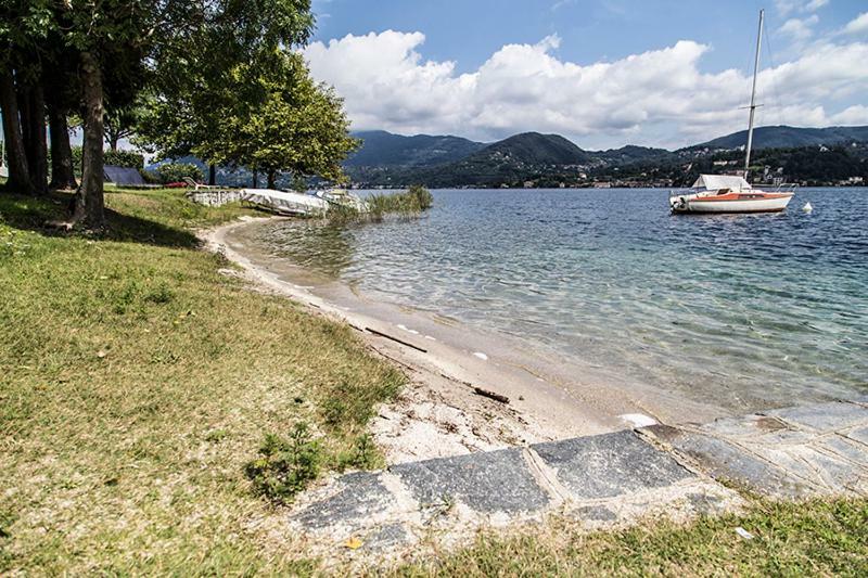 Emy Lake Orta ペッラ エクステリア 写真